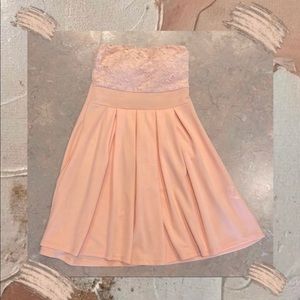 Cute strapless summer dress, stretchy